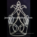 La plata del metal de la manera plateó la alta tiara y la corona hechas a mano de encargo del jefalo del desfile alto cristalino